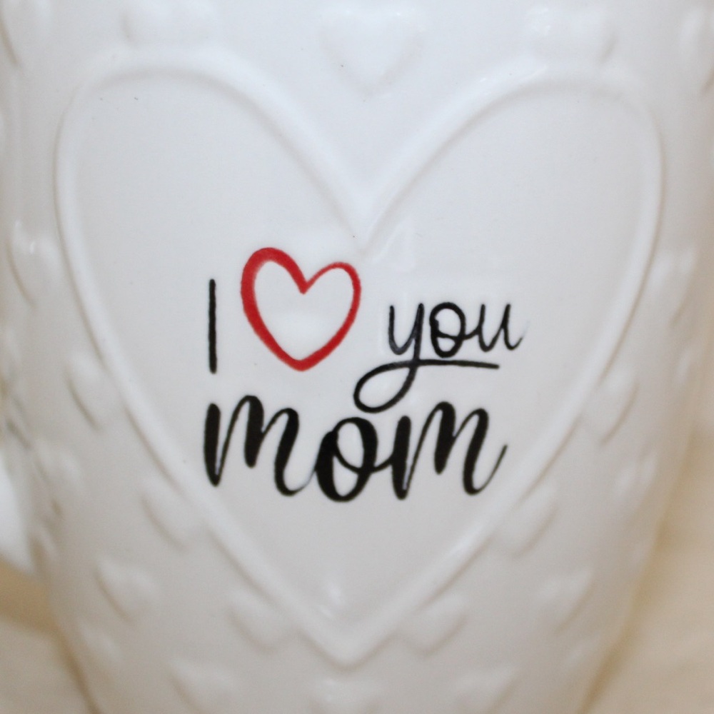 “I ♥️ you Mom” coffee mug (NWT) - Picture 2 of 10